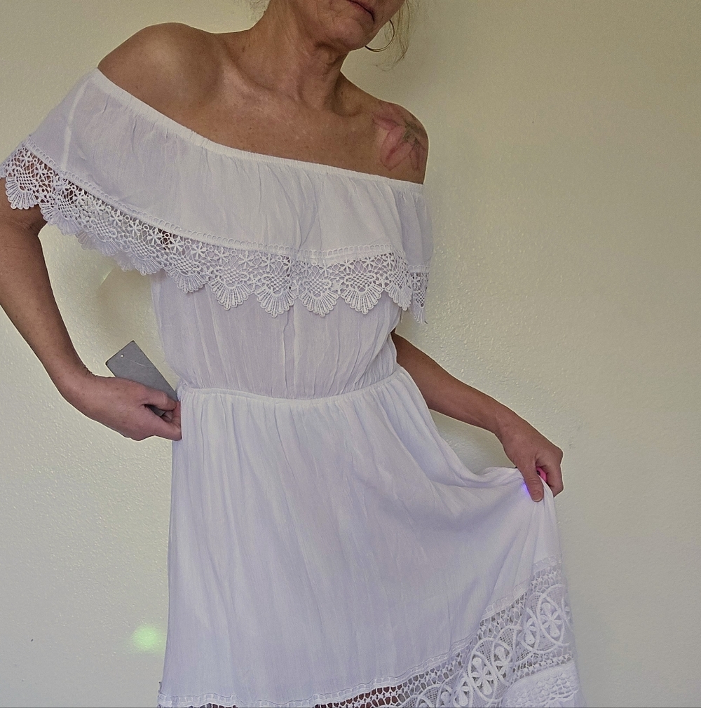 👻NWT White Lace Boho Maxi Dress